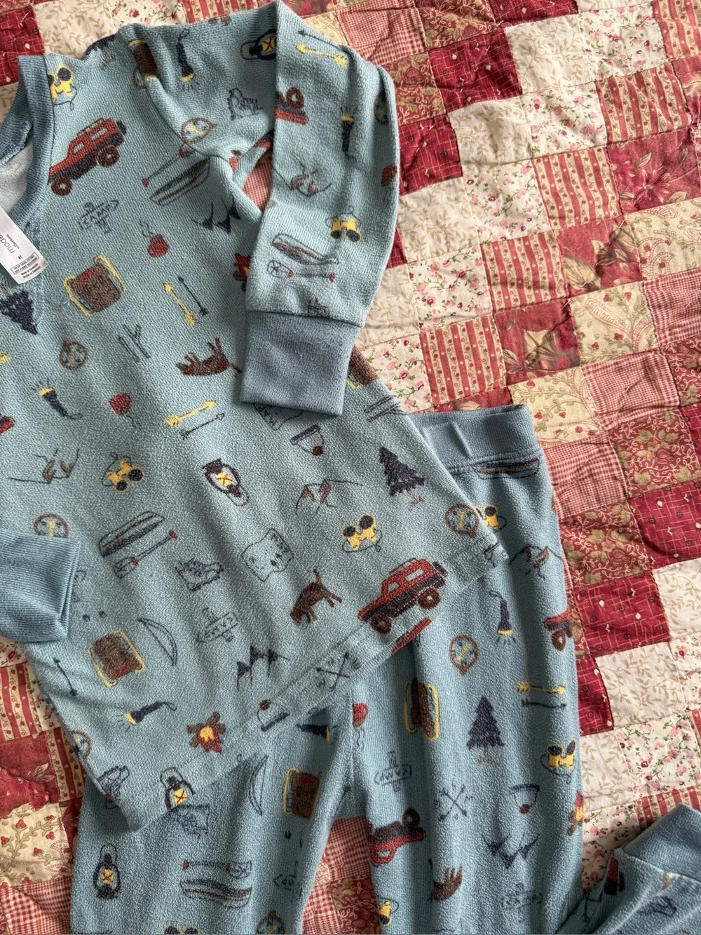Modern Moments by Gerber Toddler 4T 2-Piece Pajama Set – Camping/Adventure Print